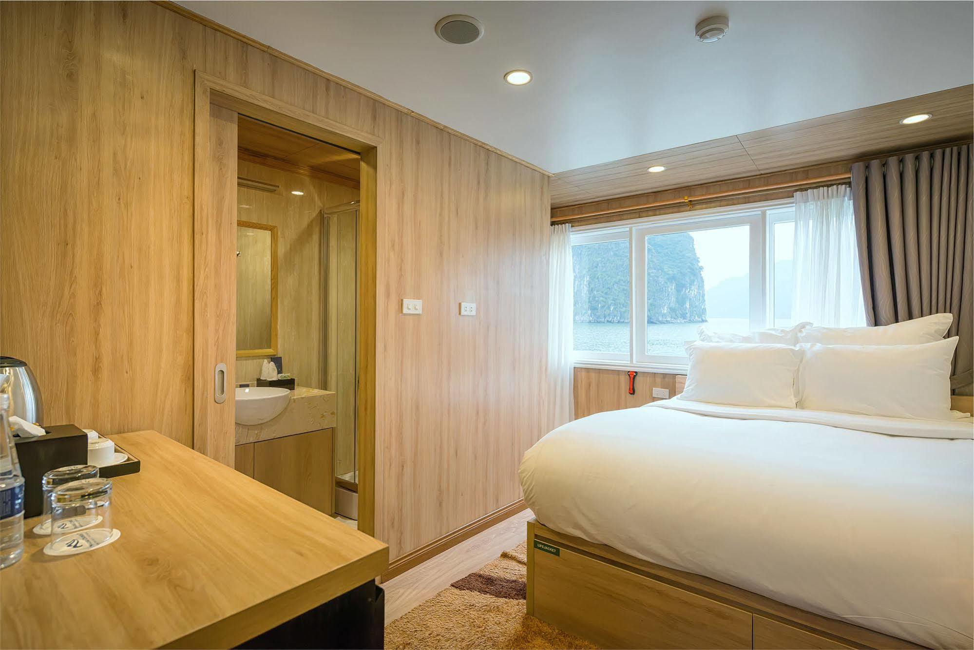 La Vela Premium Cruise - Managed By Paradise Cruises Ха Лонг Екстериор снимка