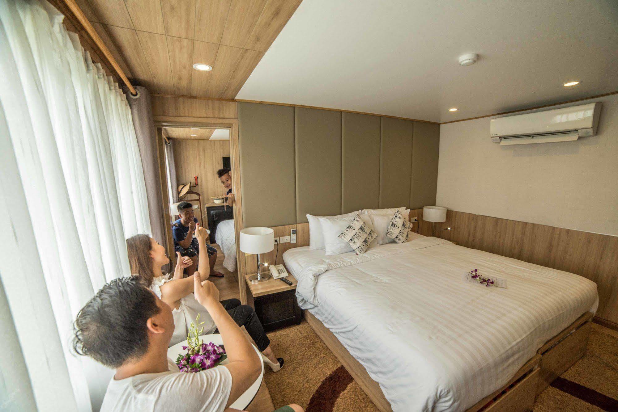 La Vela Premium Cruise - Managed By Paradise Cruises Ха Лонг Екстериор снимка