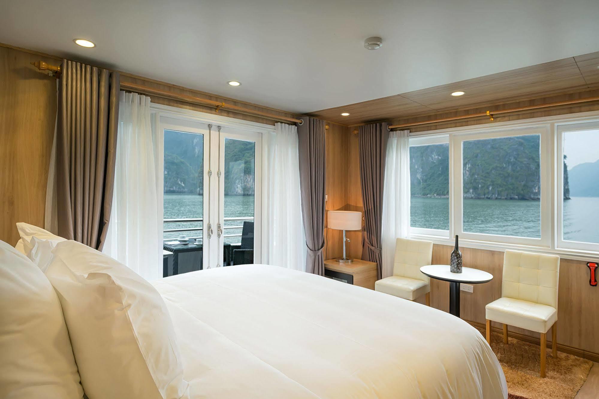 La Vela Premium Cruise - Managed By Paradise Cruises Ха Лонг Екстериор снимка