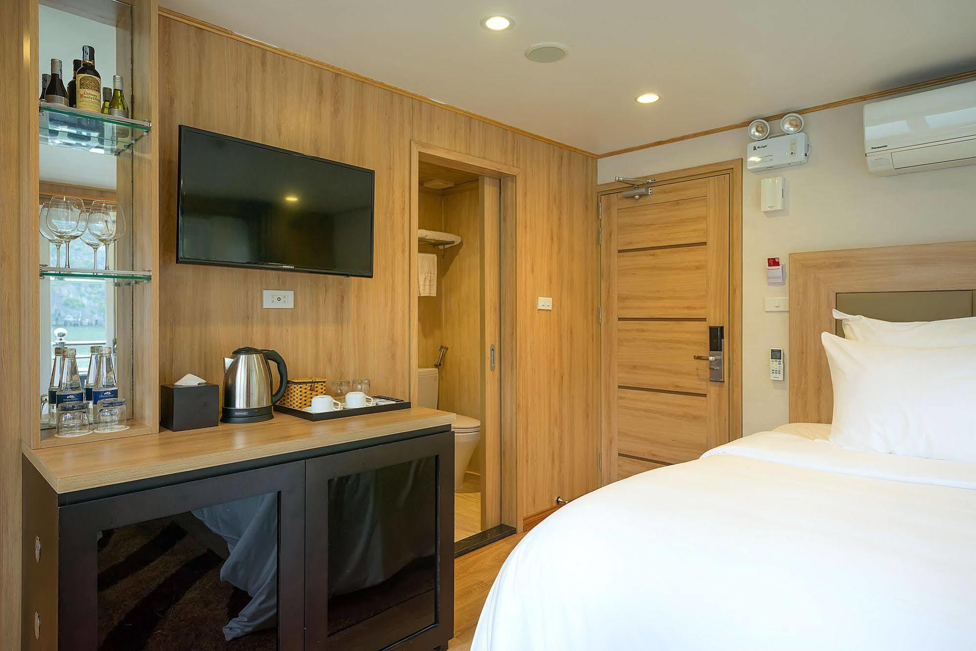 La Vela Premium Cruise - Managed By Paradise Cruises Ха Лонг Екстериор снимка